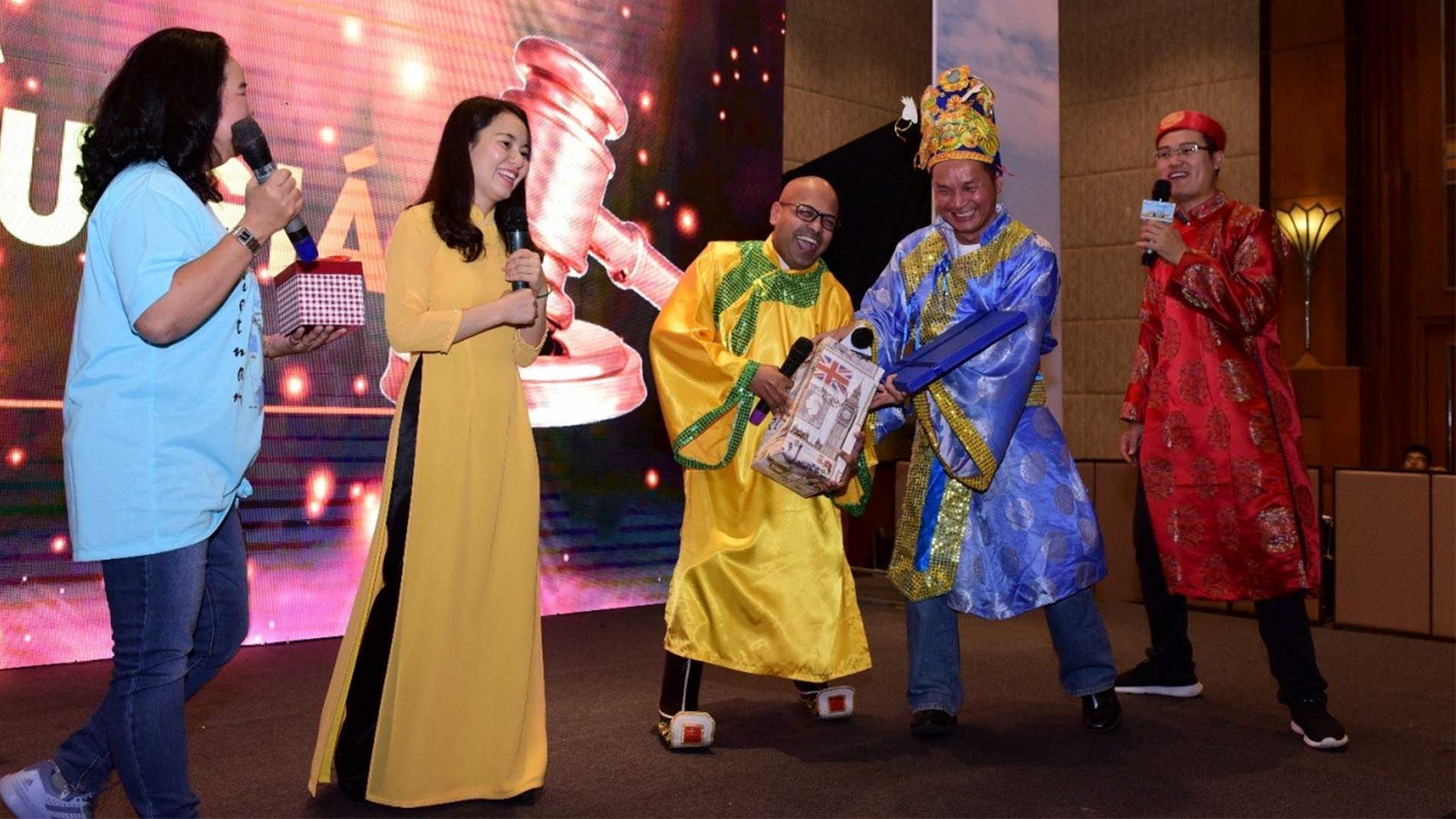 Các hoạt động gắn kết nhân viên và lãnh đạo cũng thực sự đem đến hứng thú và tạo cảm hứng đặc biệt cho một bữa tiệc – Xứng đáng với tên gọi “Event tinh gọn”.